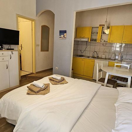 Studio Apartment Kiki For 2, Near Old Town & Beach, Free Wifi Zadar Eksteriør billede