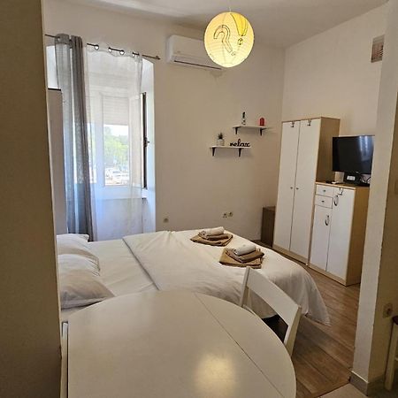 Studio Apartment Kiki For 2, Near Old Town & Beach, Free Wifi Zadar Eksteriør billede