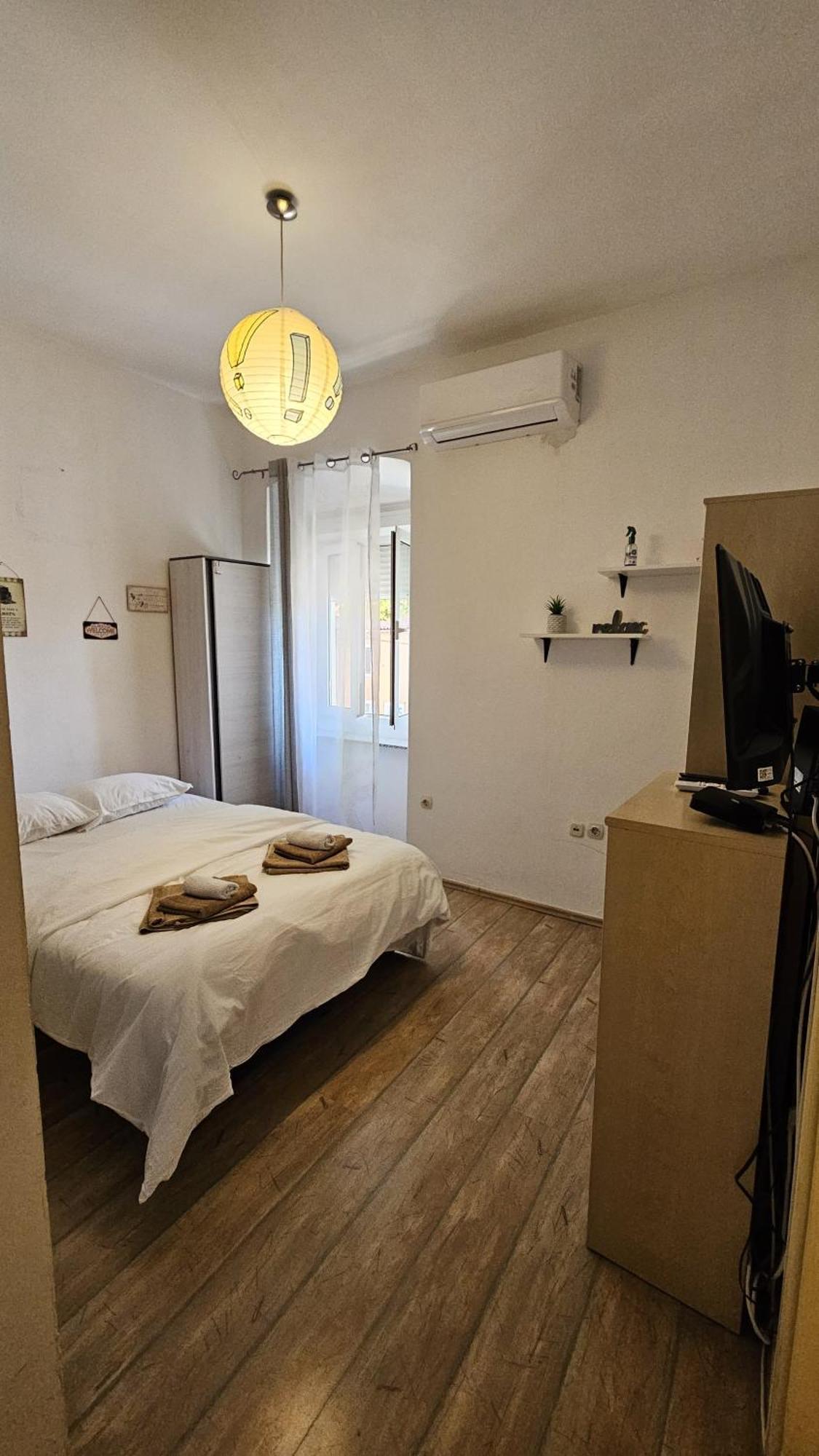 Studio Apartment Kiki For 2, Near Old Town & Beach, Free Wifi Zadar Eksteriør billede